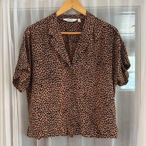 &Other Stories Size 4 Small Leopard Print Short Sleeve Button Down